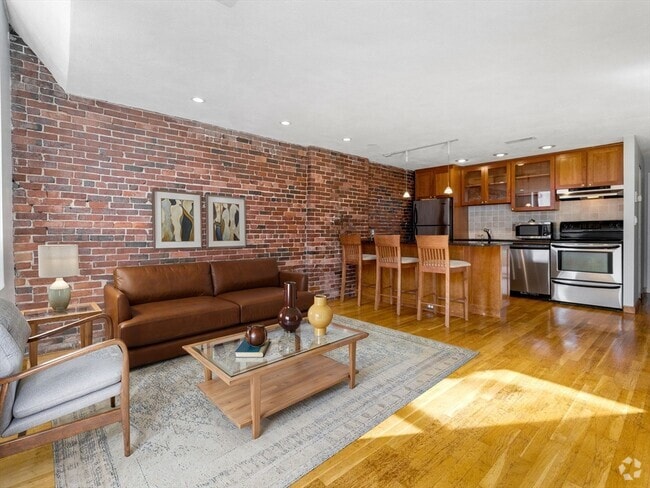 Building Photo - 386 Commercial St Unit 4A Rental
