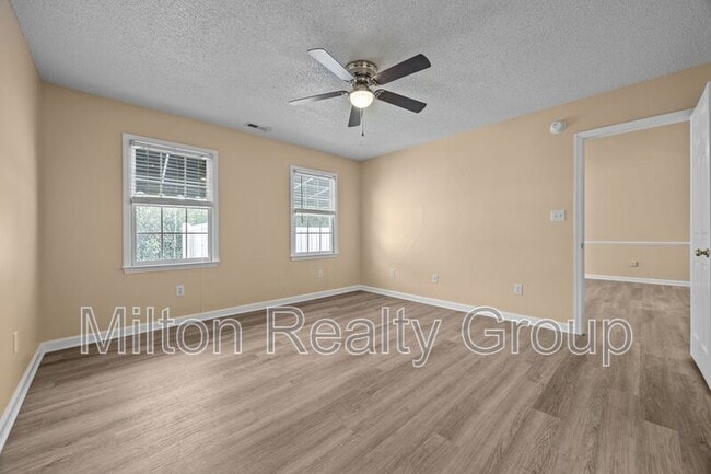 Photo - 101 Fairwoods Ct