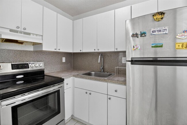 Photo - 1864 NW 28th St Unit 1