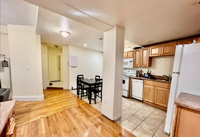 Photo - 52 Cummings Rd Unidad B