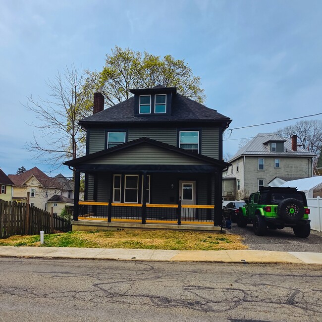 Building Photo - 408 Bredin Ave