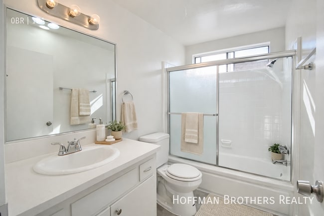 Photo - 981 Elden Ave Unit 4