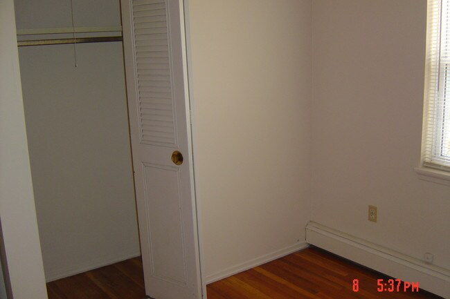 9 Catherine St