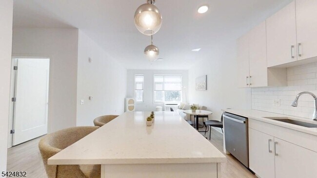 Photo - 1181 Morris Ave Unit 307