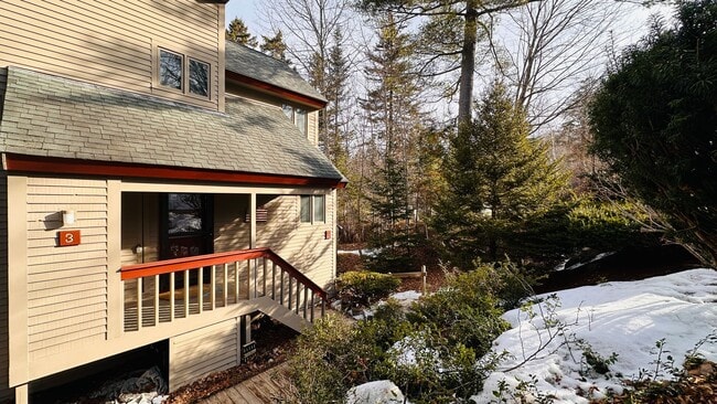 Photo - Seasonal 6 Month Lease Available!  $1,700/ mo Charming Two-Bedroom Condo in Waterville, NH!