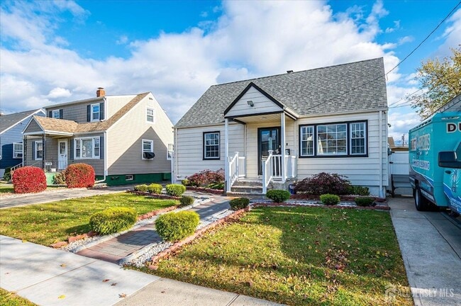 Photo - 14 Linden St