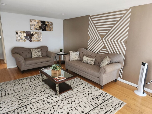 Photo - 368 Luella Ave Unit 2