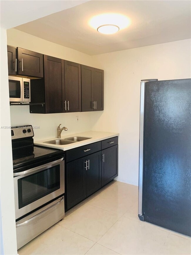 Photo - 2715 Tigertail Ave Unit 109