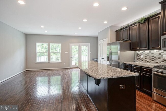 Photo - 1048 Regency Pl