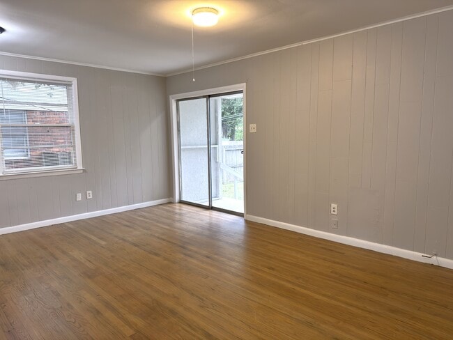 1106 Stratford Rd