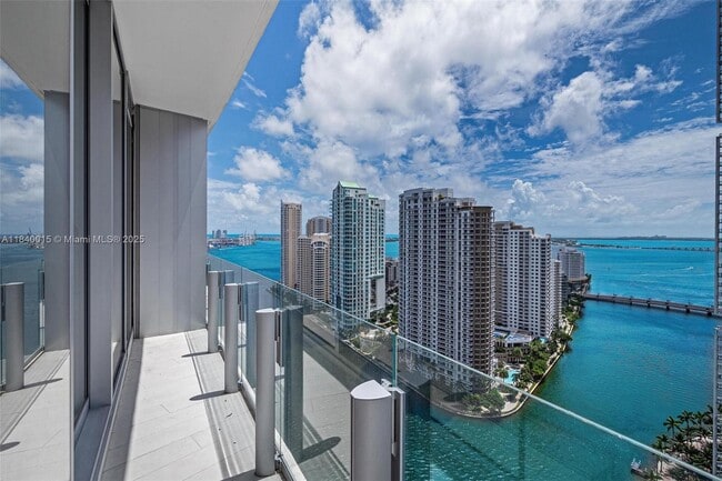 Photo - 300 Biscayne Boulevard Way Unidad 2906W Rental