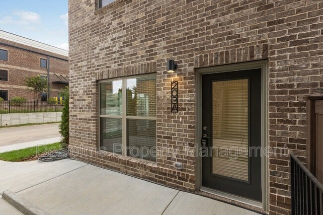 Photo - 203 Folsom Pass