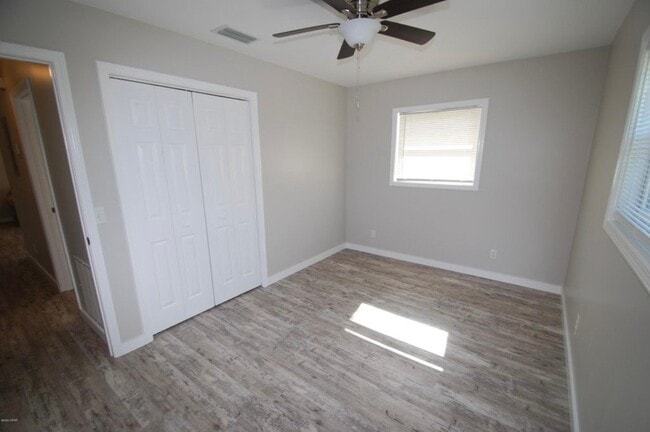 Photo - 1710 Drake Ave