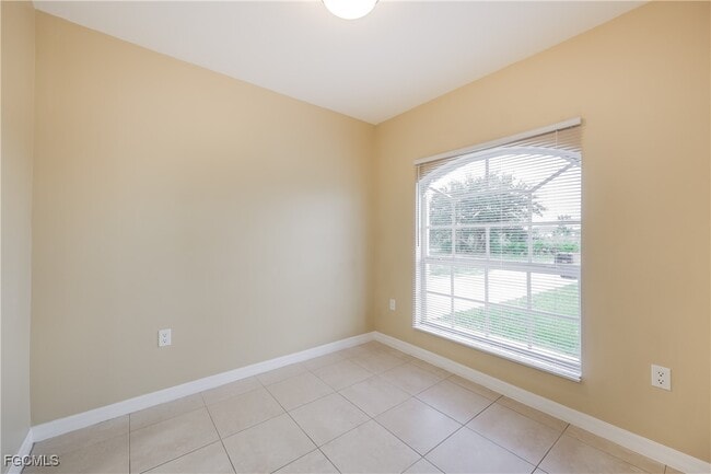 Building Photo - 2614 72nd St W Rental