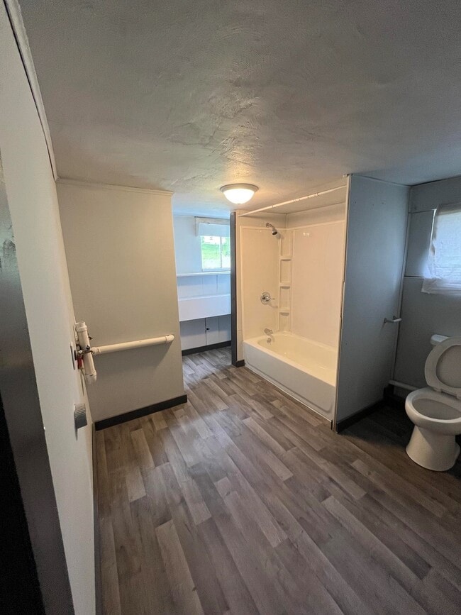 Photo - 410 Lakeview-