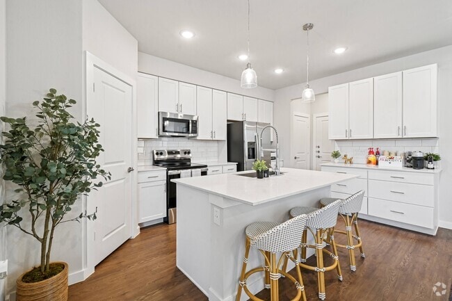 Building Photo - Avendale Chisholm Trail Ranch Rental