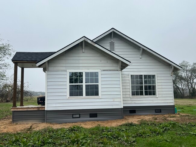 Photo - 850 NE Acc Rd