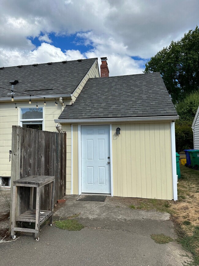 Photo - 7411 N Vincent Ave Unit B