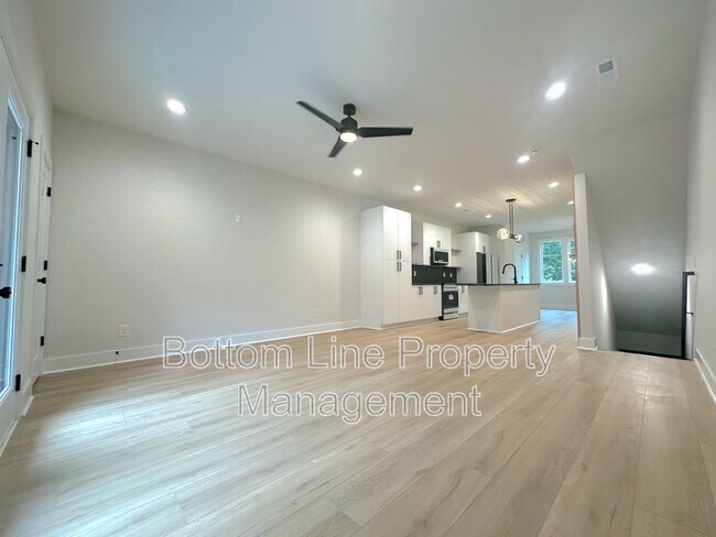 Photo - 1312 Carolyn Dr