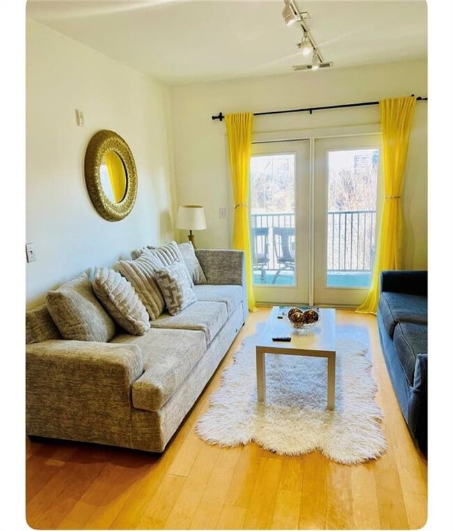 Photo - 799 Hammond Dr