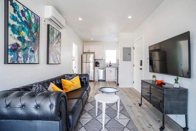 Living Room - 331 N Alexandria Ave Unit 331.25