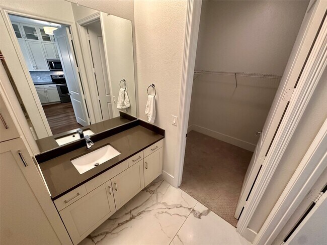 Photo - 1508 Blodgett St
