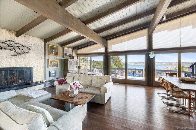 154 W Lake Dr