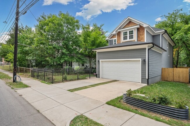 Photo - Modern 3be / 2.5ba House With Garage and Fenced-in Backyard