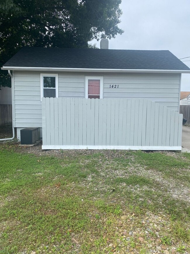 Building Photo - 1-Bedroom Home with 3-Stall Garage and Bonus Living Space