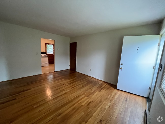 Building Photo - 437 Betsy Bell Rd Rental