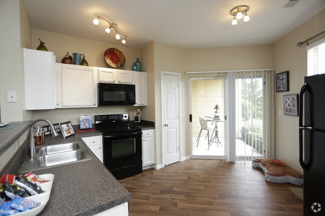 2BR, 2BA - B4/1240 SF