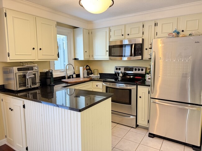 Building Photo - 20 Profile Cir