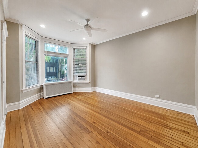 Photo - 3722 N Bosworth Ave Unit 1F