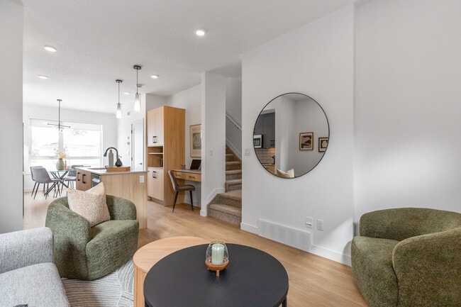 Photo - 9807-9153 153 St NW Unité MAIN 9807