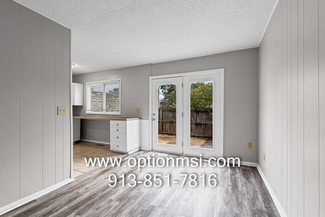 Freshly updated townhome in KCK