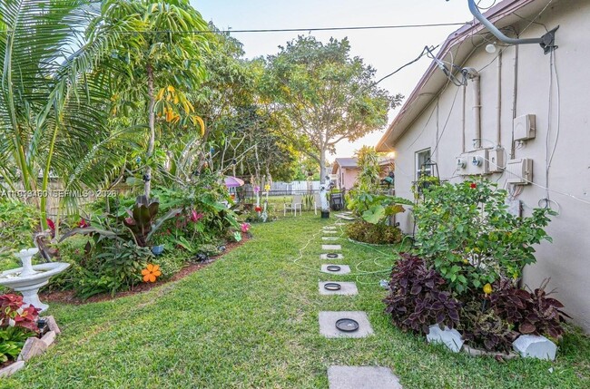 Photo - 324 NE 44th St Unit 324