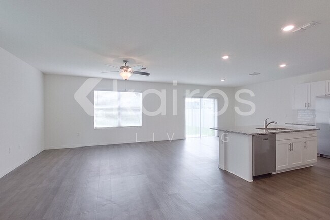 Photo - 31909 Katelin Cir