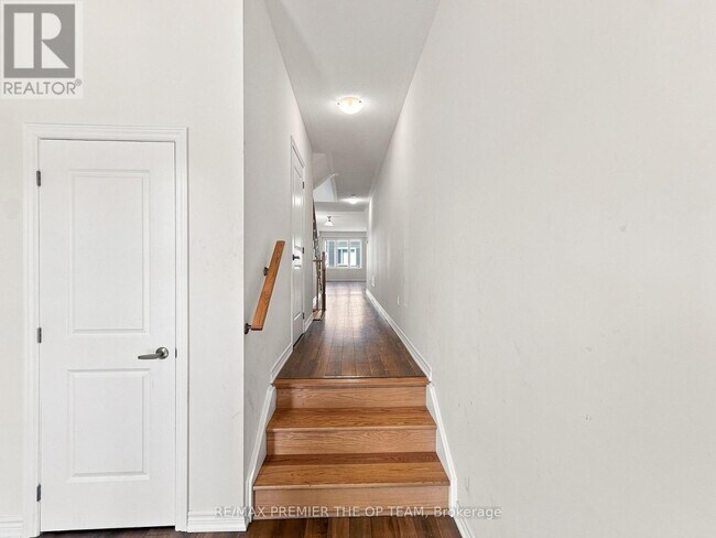 Photo - 116 Molozzi St