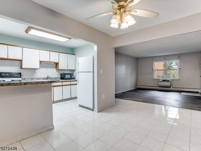 Photo - 1132 Valley Rd