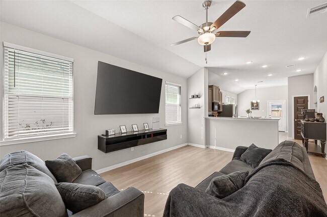 Photo - 8014 Barret Travis Ct