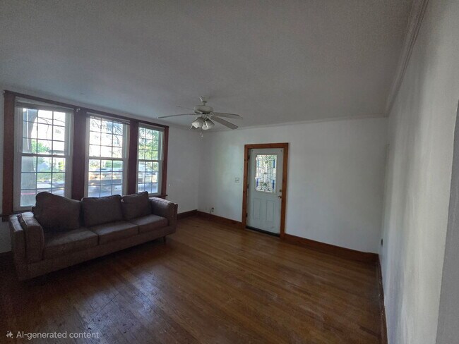 Photo - 238 Des Plaines Ave
