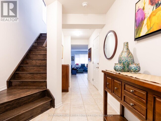 Photo - 1352 Coleman Cres