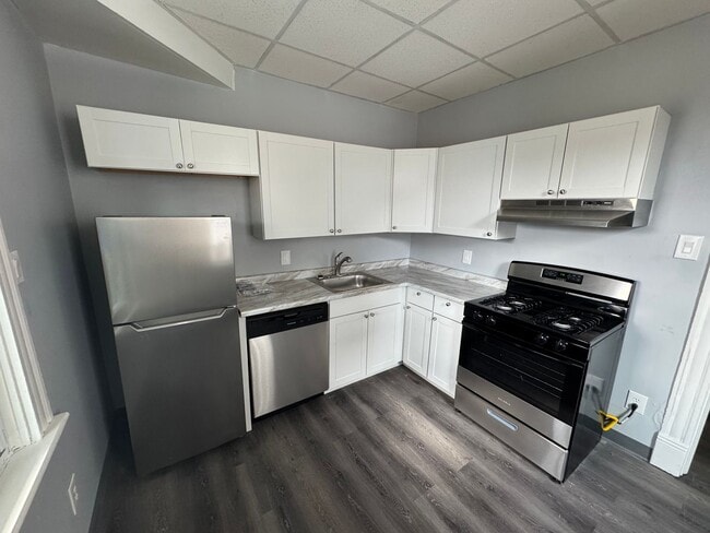 Photo - Renovated 3/1 Duplex In The Heart Of Pitcairn!! Available January 10th!