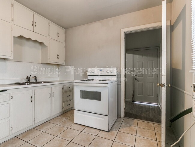 Photo - 4005 N Rockwell Ave