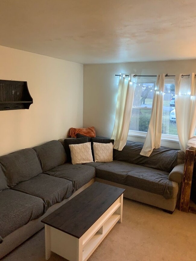 Photo - LINCOLN LANE 122/124 Unit 124