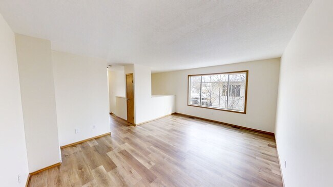 Photo - 9318 C-93106 106 Ave.