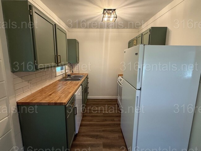 Photo - $995 - 3 bedroom / 1 bathroom - Single Family Home *COMING SOON*