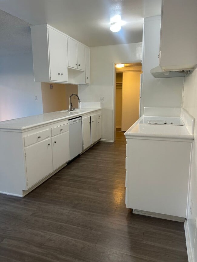 Photo - Spacious 2 Bed / 2 Bath with Large Balcony – Pet Friendly! Unit 109