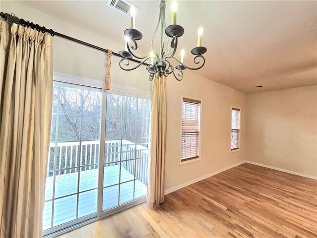 Photo - 3044 Cedar Glade Ln NE