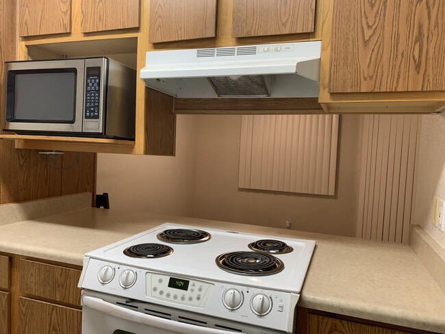 Photo - 444 W Ivyglen St Unidad 2